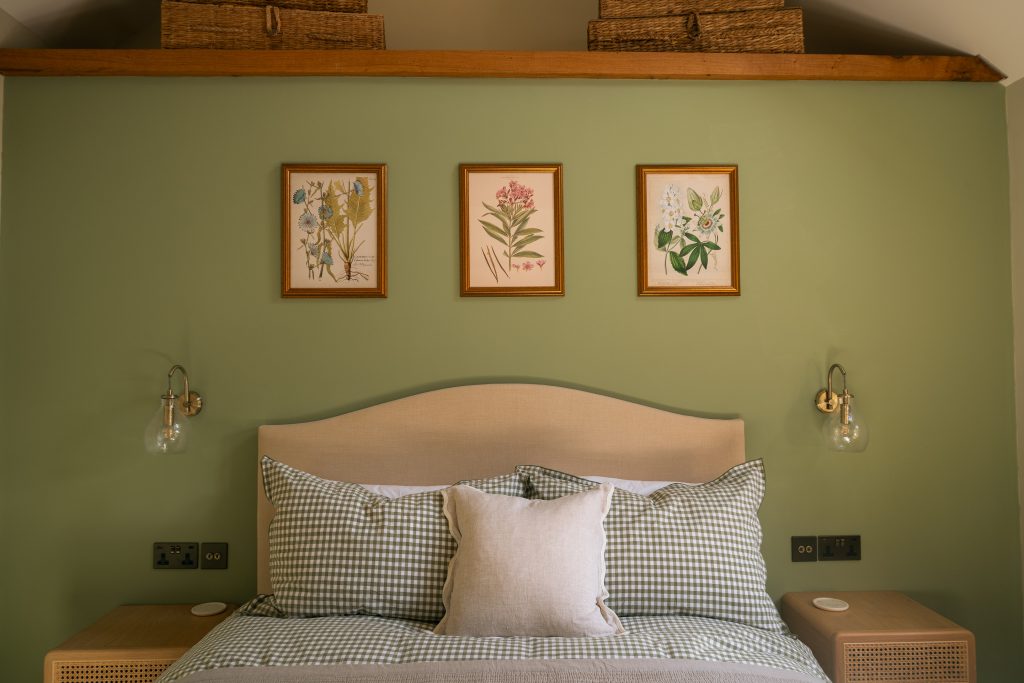 Stableside at Shaws Farm is a beautiful self catering cottage for 2 in the Forest of Dean, Blakeney, Gloucestershire, a working horse stables, accommodation Forest of Dean