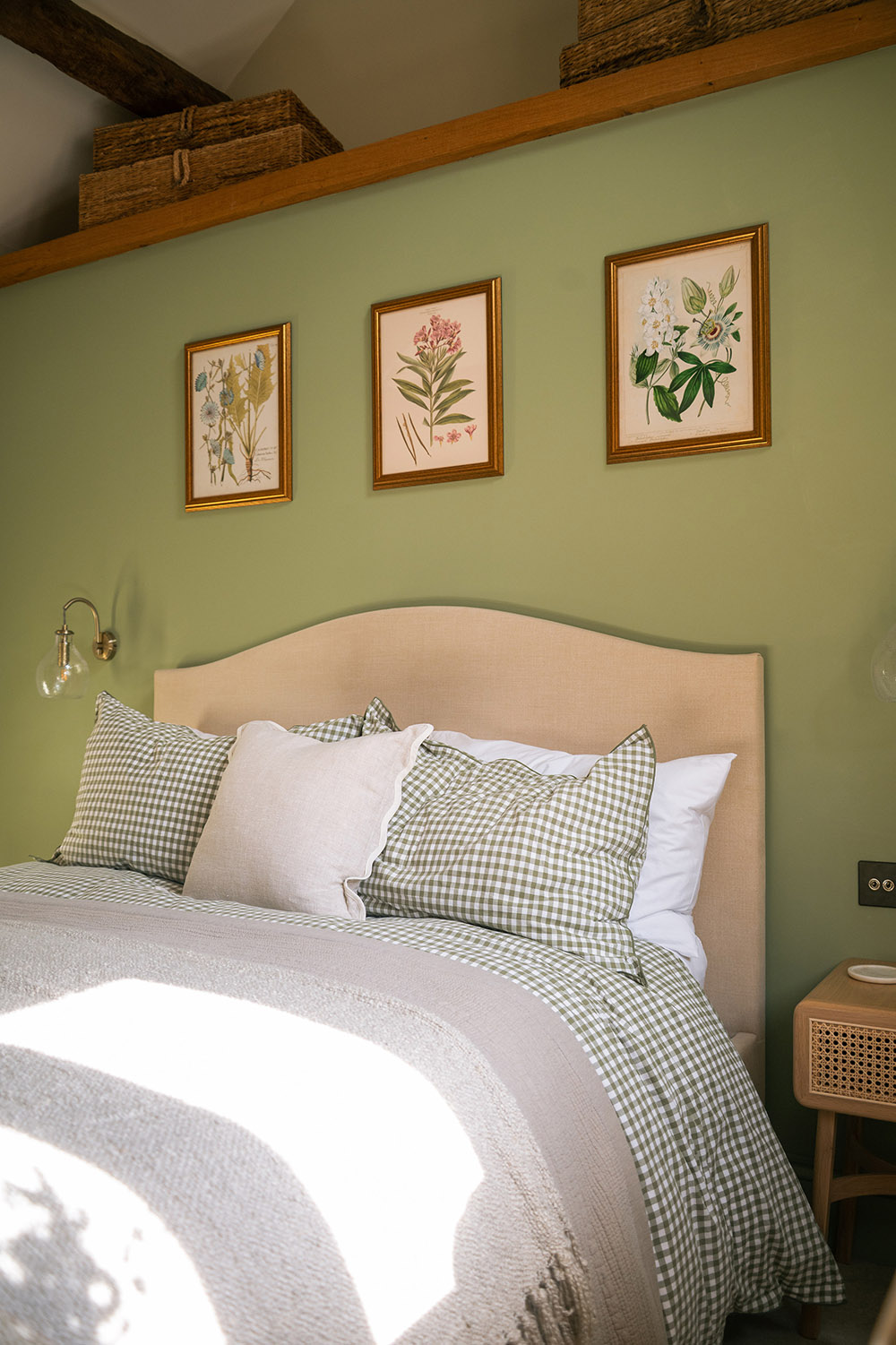 Stableside at Shaws Farm is a beautiful self catering cottage for 2 in the Forest of Dean, Blakeney, Gloucestershire, a working horse stables, accommodation Forest of Dean