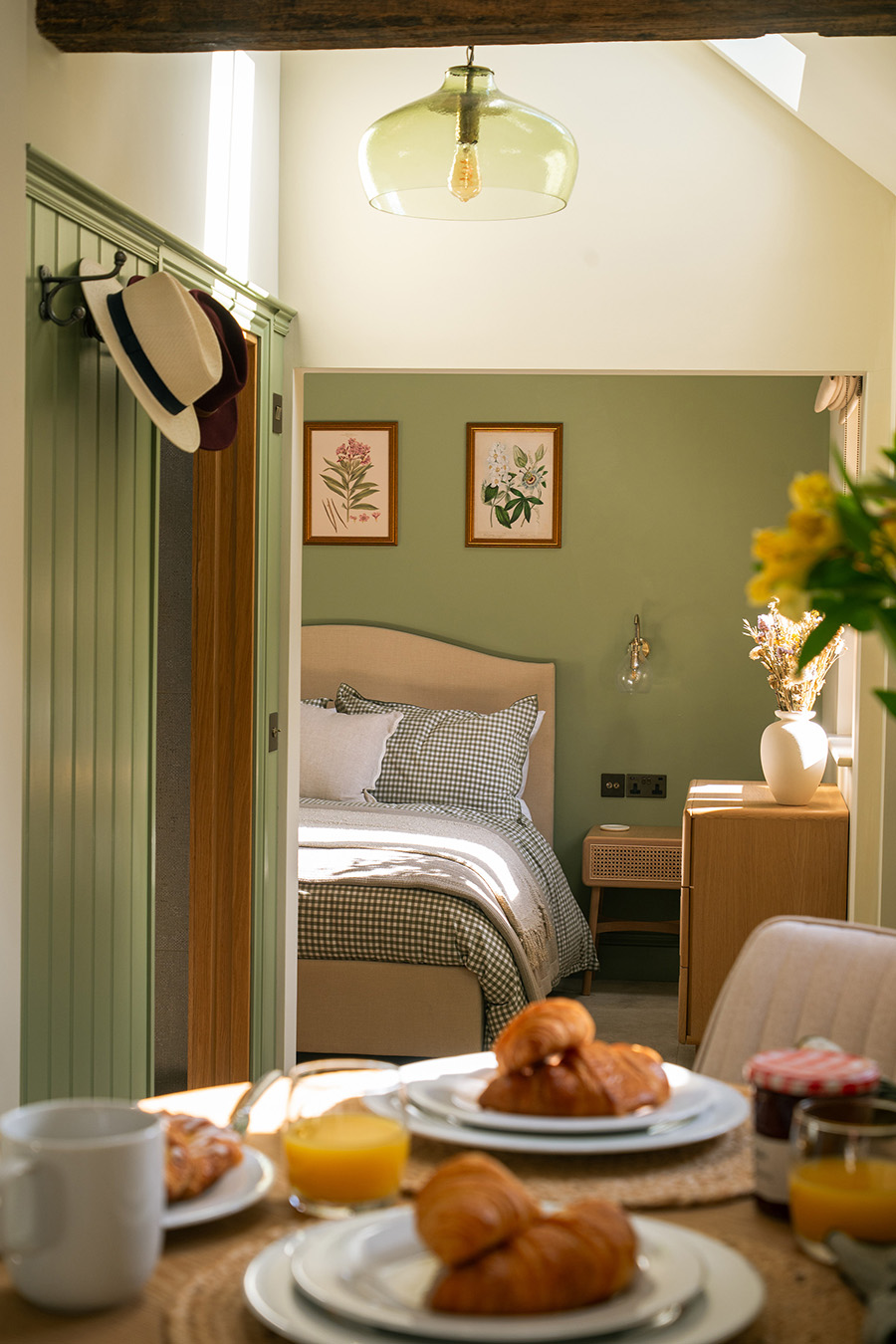 Stableside at Shaws Farm is a beautiful self catering cottage for 2 in the Forest of Dean, Blakeney, Gloucestershire, a working horse stables, accommodation Forest of Dean