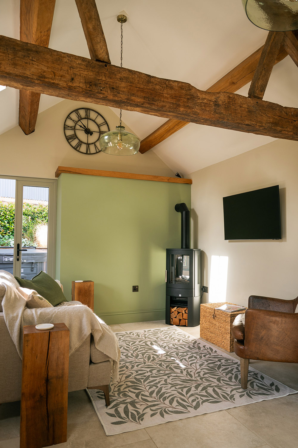 Stableside at Shaws Farm is a beautiful self catering cottage for 2 in the Forest of Dean, Blakeney, Gloucestershire, a working horse stables, accommodation Forest of Dean