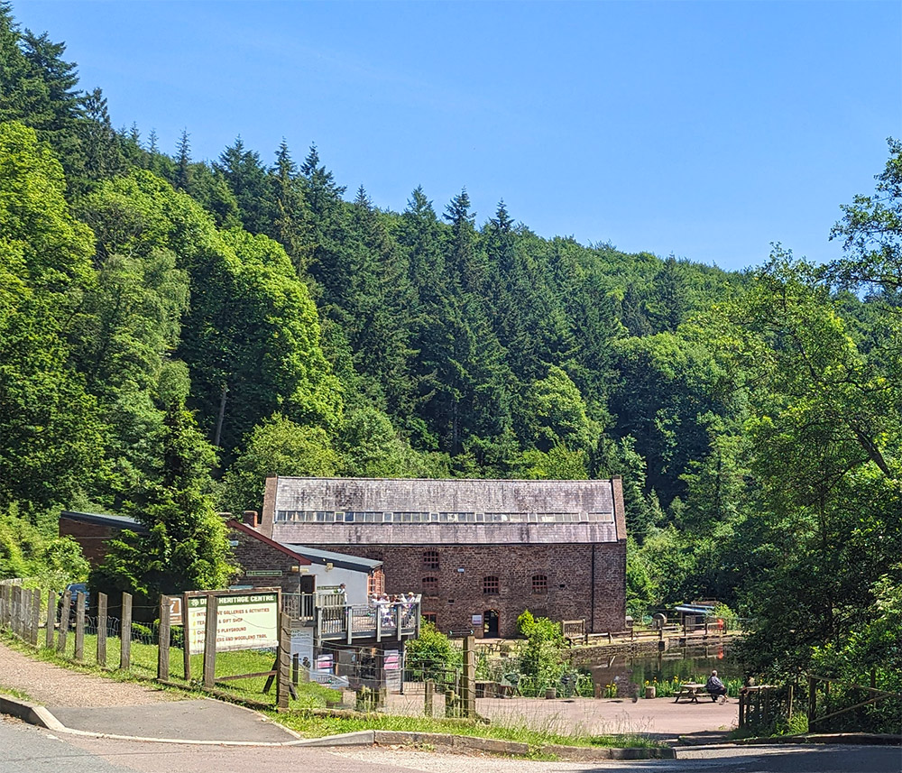 Stableside at Shaws Farm is a beautiful self catering cottage for 2 in the Forest of Dean, Blakeney, Gloucestershire, a working horse stables, accommodation Forest of Dean