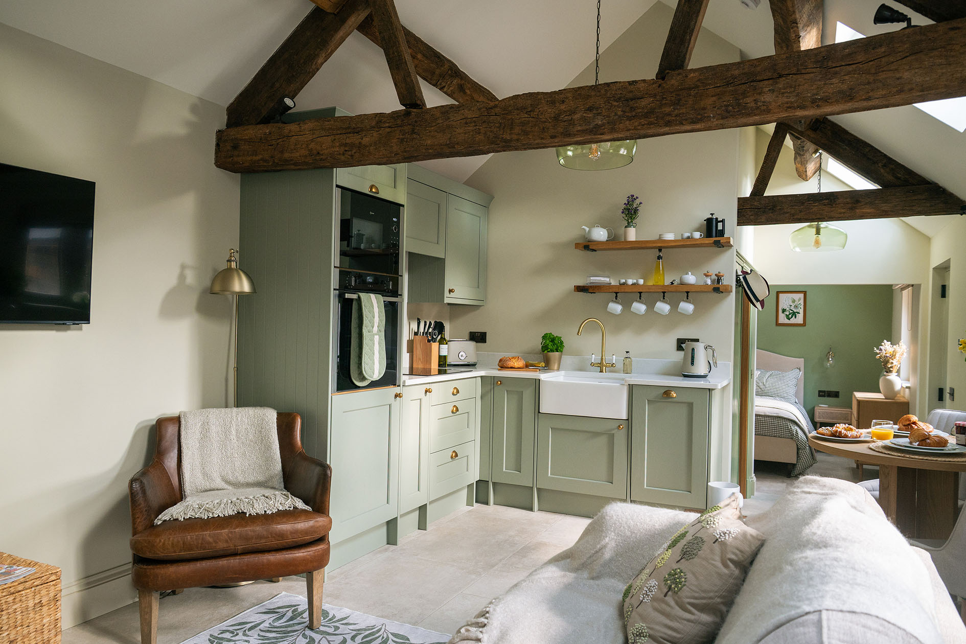 Stableside at Shaws Farm is a beautiful self catering cottage for 2 in the Forest of Dean, Blakeney, Gloucestershire, a working horse stables, accommodation Forest of Dean